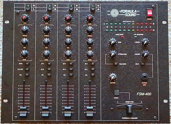 Formula sound FSM-400 mixer.
Black colour. fully serviced. 15 inch.
later version.